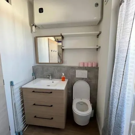 Terrasse Calme Et Centrale A 2 Pas De La Promenade Nice