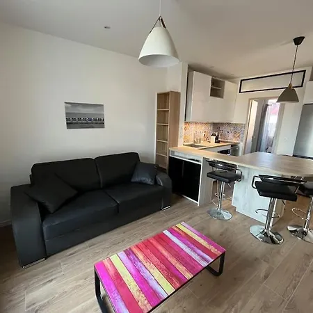 Appartement Terrasse Calme Et Centrale A 2 Pas De La Promenade Nice